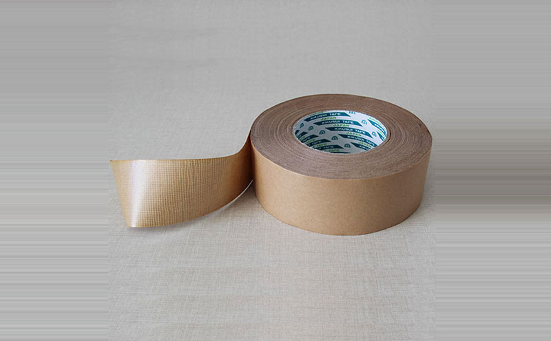 原裝進(jìn)口日本菊水增韌無紡布牛皮紙膠帶，夾筋牛皮紙膠帶，易操作,具有布基膠帶同等抗拉強(qiáng)度，比用布膠帶效率高